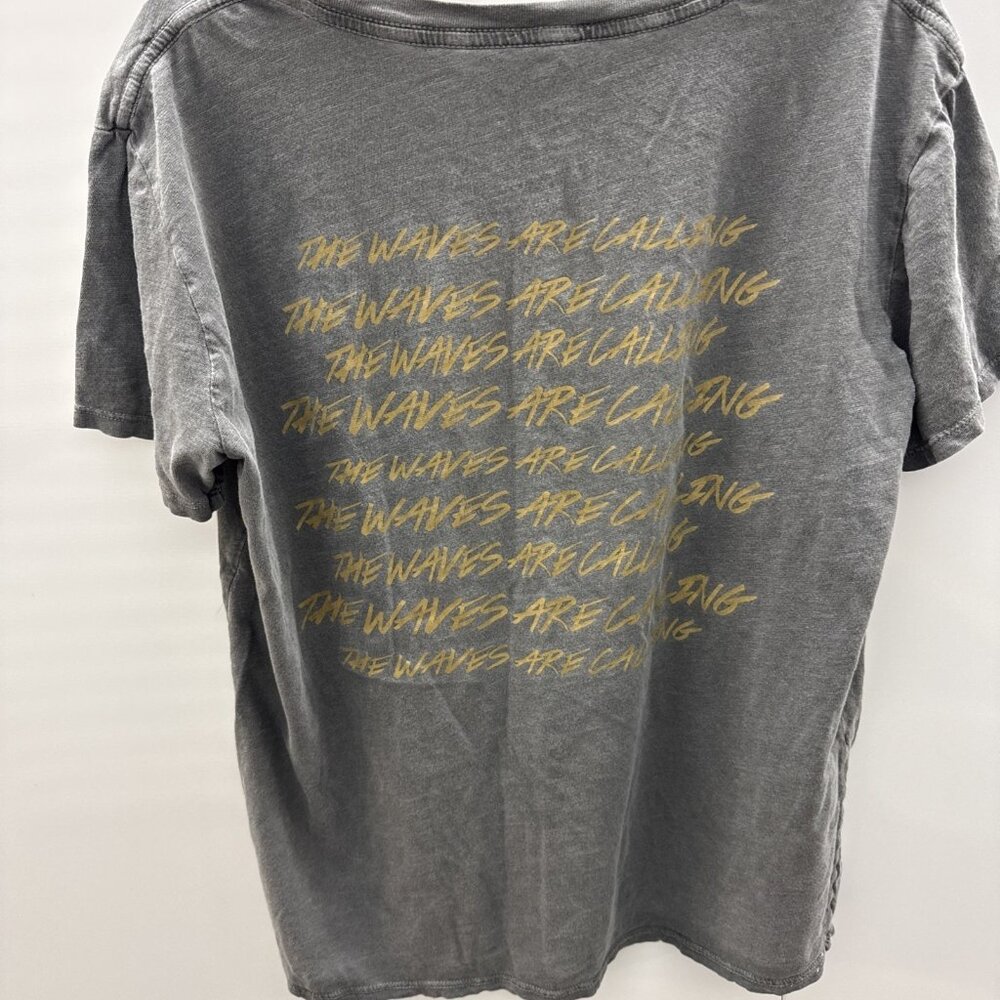 Billabong Women's Graphic Tee Small "The Waves Are Calling" Distressed Look